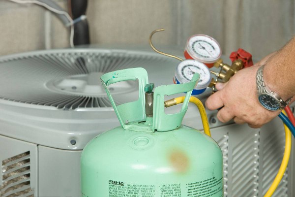 空调阀芯漏气应该怎么做 空调阀芯漏气原因和排除方法