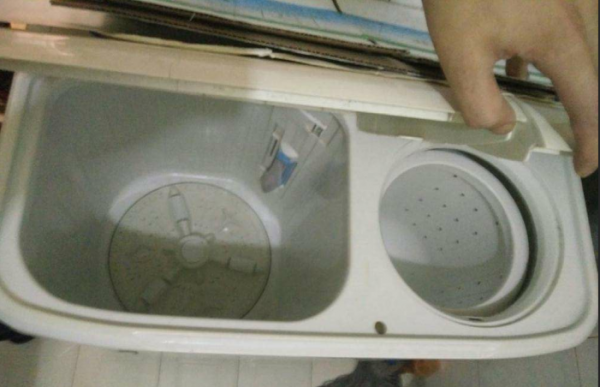 洗衣机门盖坏了怎么修理?